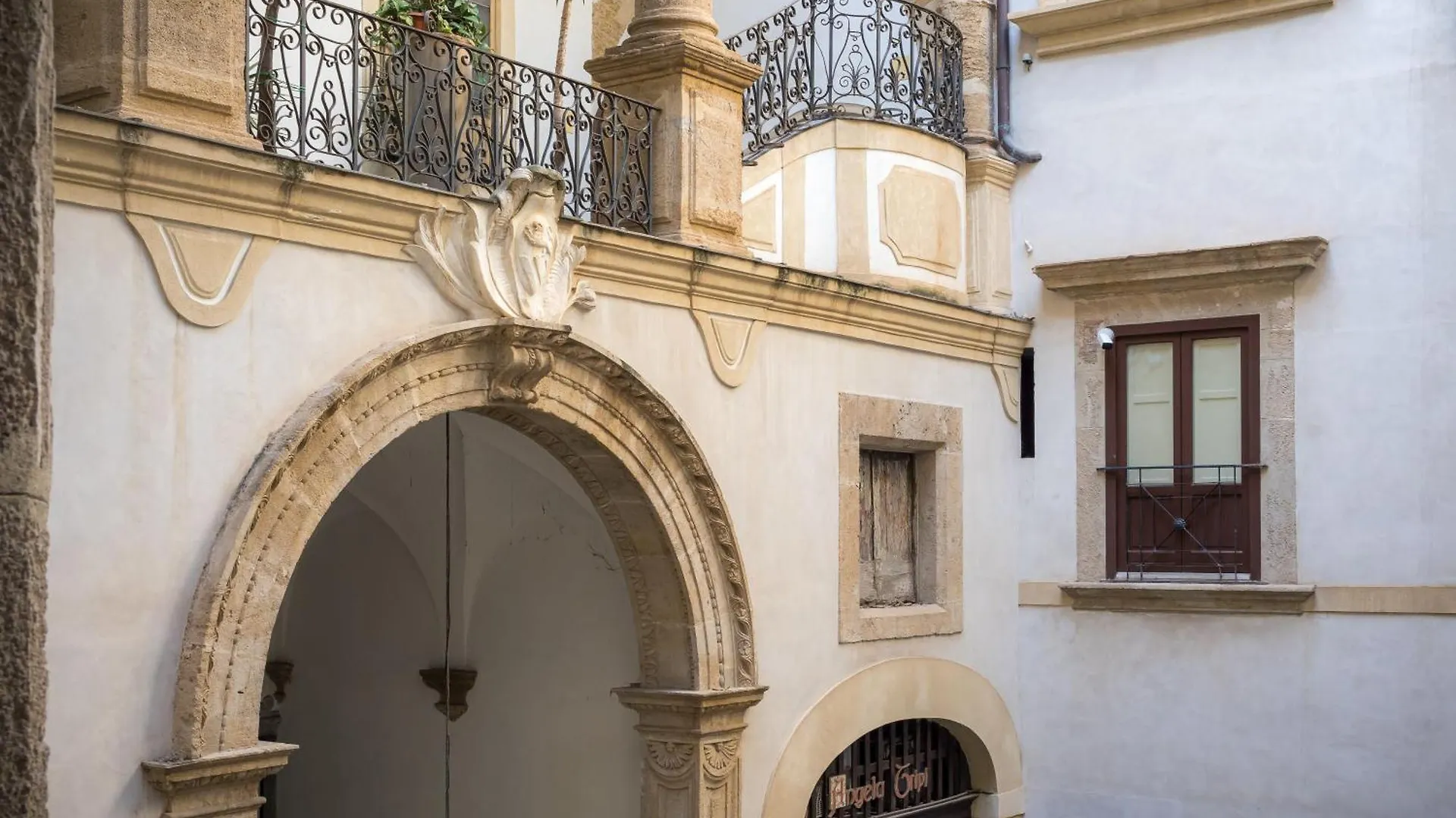Appartement Palazzo Santa Ninfa - Luxury Mansion à Palerme
