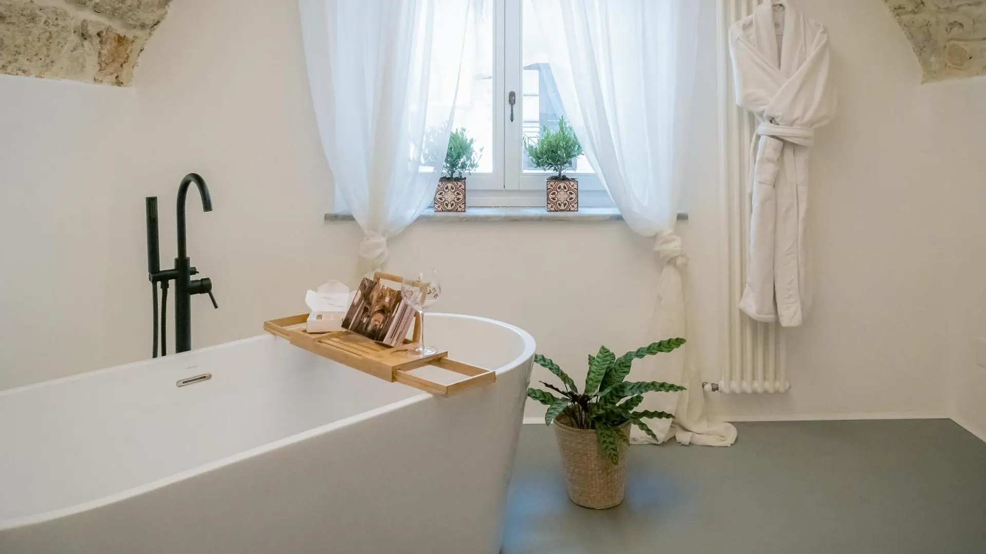 Palazzo Santa Ninfa - Luxury Mansion Apartment Palermo 0*,  Italy