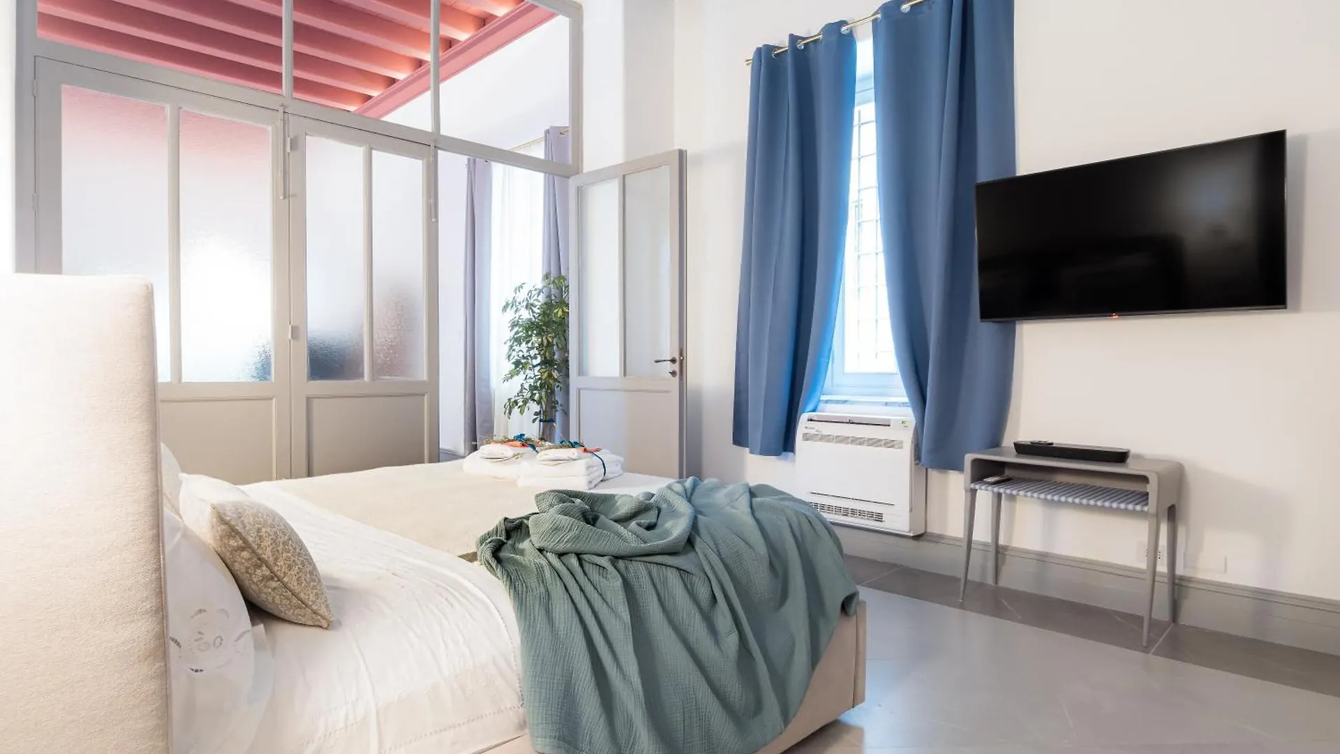 Palazzo Santa Ninfa - Luxury Mansion Apartment Palermo